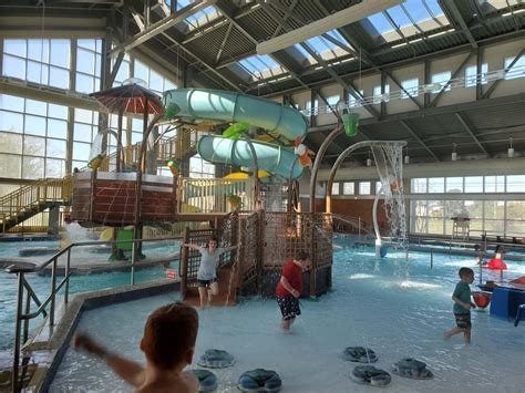 indoor water park biloxi ms.